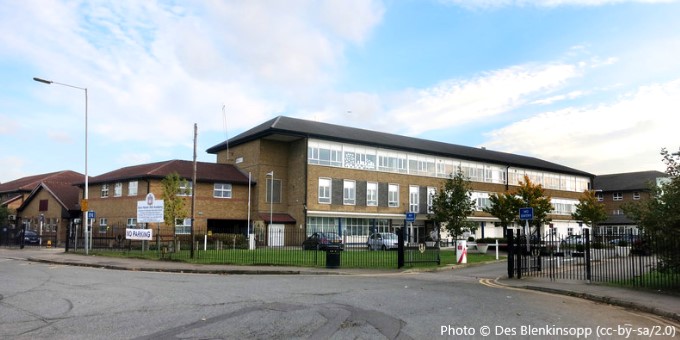 Guru Nanak Sikh Academy, Hayes UB4